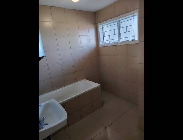 2 BEDROOM APARTMENT FOR SALE IN PINETOWN CENTRAL
